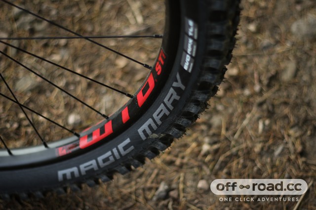 maxxis ardent 27 5 x 2 4